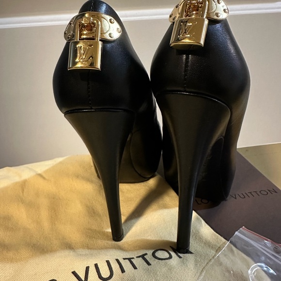 Louis Vuitton heels authentic - Picture 5 of 14